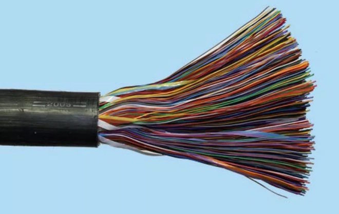 комуникационен кабел