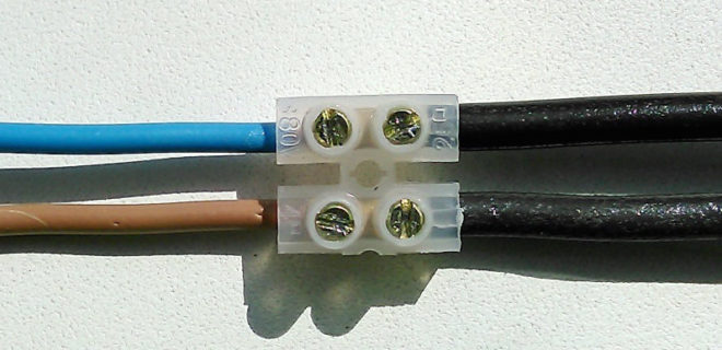 свързване на алуминиеви и медни проводници с клемен блок